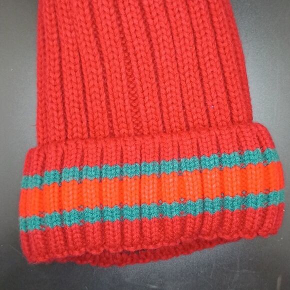 Thick red ribbed beanie hat skull cap - Picture 4 of 5
